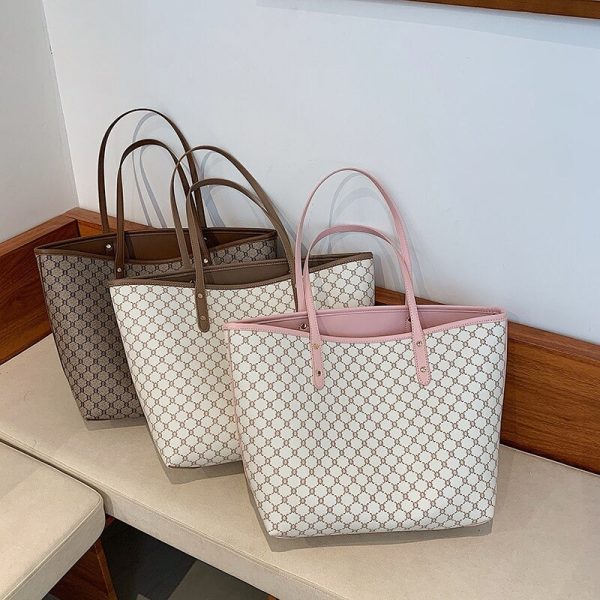 Luxury Women's Shopping Shoulder Bag - Image 3