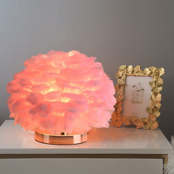 Elegant Feather Table Lamp - Image 2