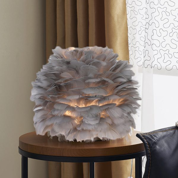 Elegant Feather Table Lamp - Image 3