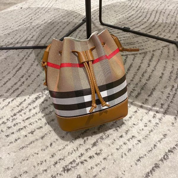 Casual Women's Bucket Bag - Image 2