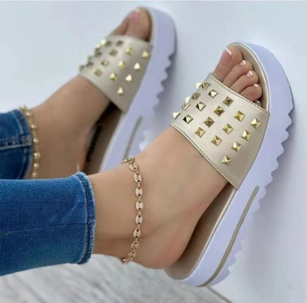 2022 NEW Women's Rivet Casual Beach Slippers - Image 2