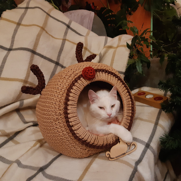 christmas reindeer crochet cat house (pdf instruction) 1