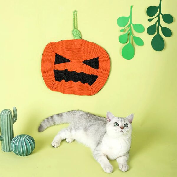 halloween pumpkin cat scratching pad 1