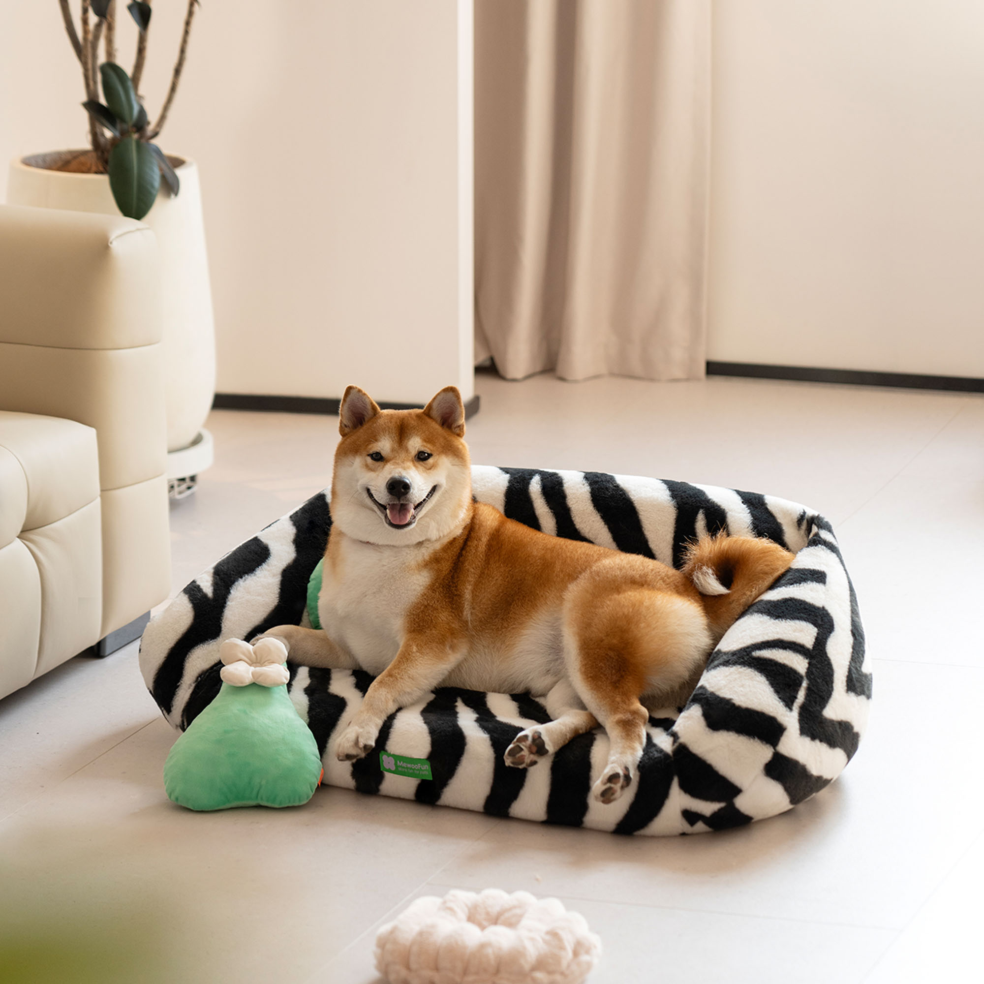 luxury modern striped pet sofa 2