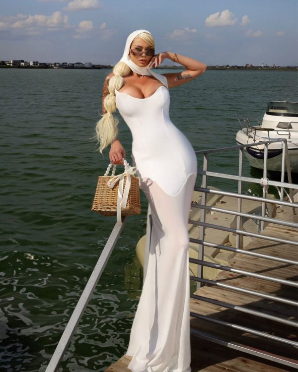 isa maxi dress in white 1000