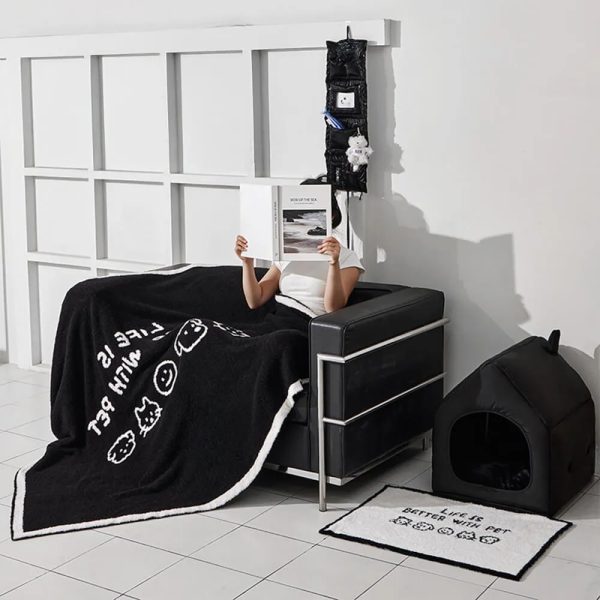 black & white reversible dual sided printed dog & cat blanket 16