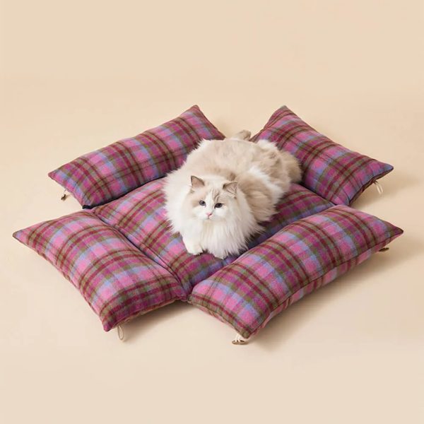 plaid expandable soft reversible with toggle button dog & cat bed 17