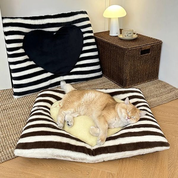 striped heart shaped cozy comfort dog & cat mat 18