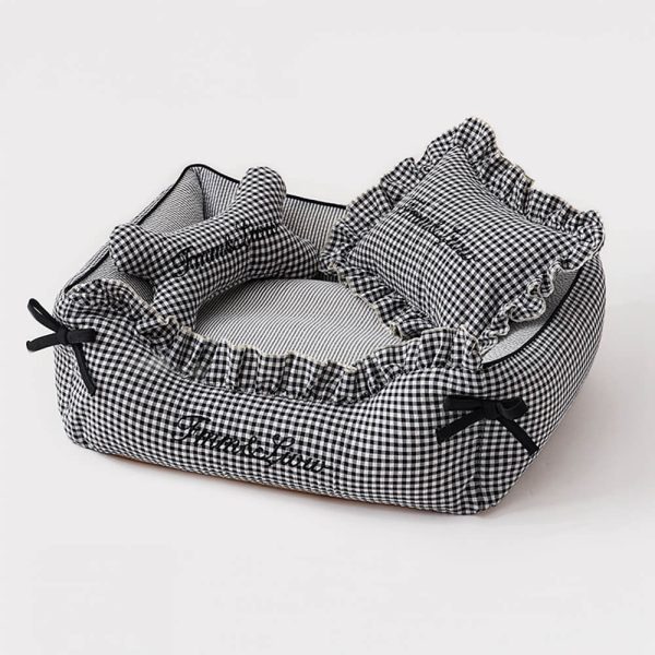 soft gingham washable dog & cat sofa bed with pillows 19