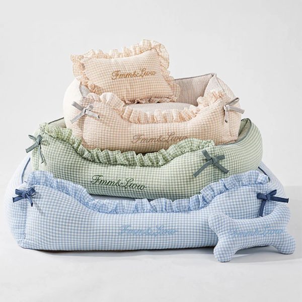 soft gingham washable dog & cat sofa bed with pillows 24