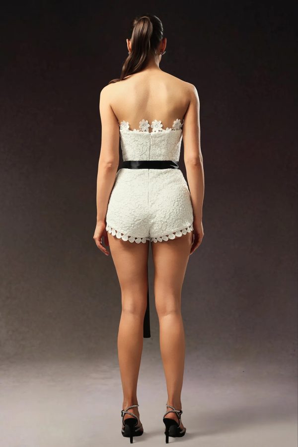 lanla sleeveless lace flower romper with belt 16