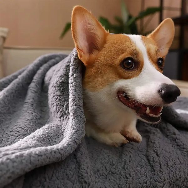 polar fleece comfortable warm multifunctional pet blanket 14