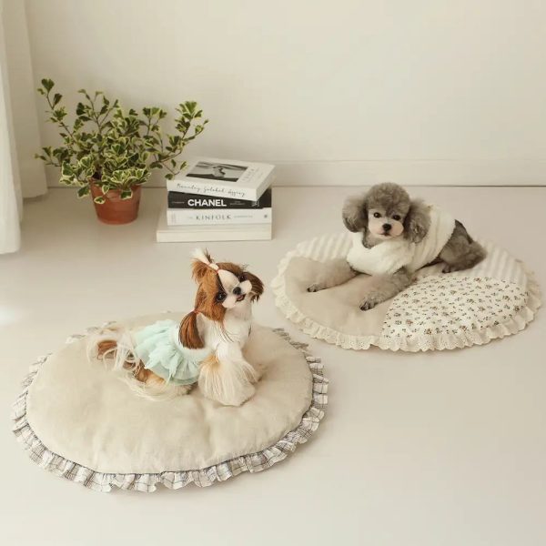 country chic plaid non slip large space round pet mat 12