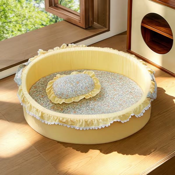 floral sweetheart print lace trim round pet bed 15
