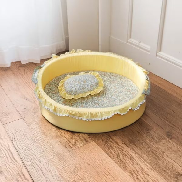 floral sweetheart print lace trim round pet bed 19