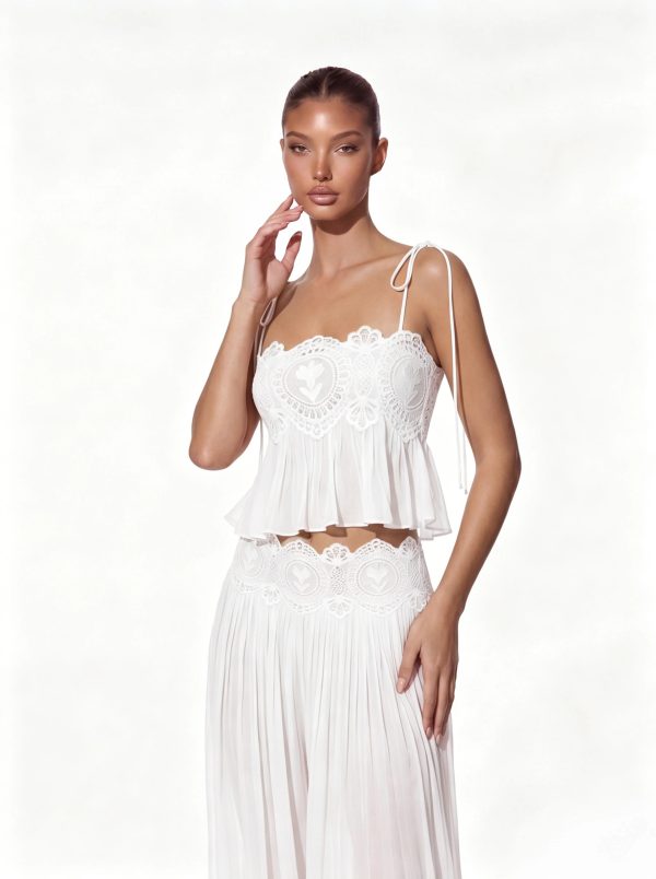 hyquorin spaghetti pleated pants set in white 12