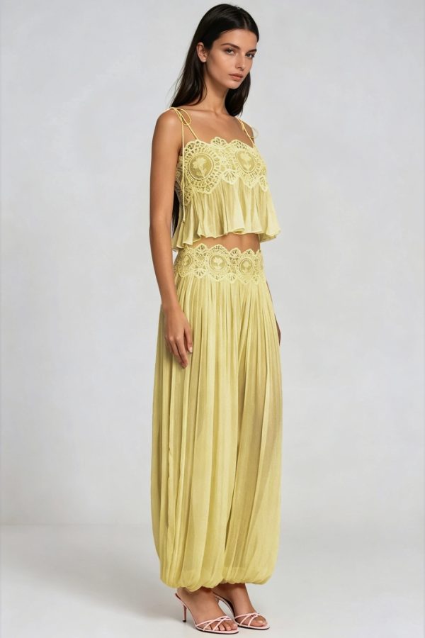 hyquorin spaghetti pleated pants set in yellow 14